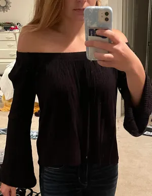 Sweater thumbnail 1