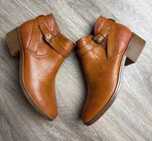 Baretraps Maci Ankle Booties w/ Croc-Embossed Heel Size 8 M thumbnail 1