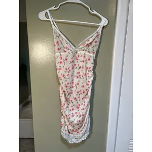 Women's Sz Medium Lace Edge Floral Print Slip Dress White Pink V-Neck Sheer Mini thumbnail 3