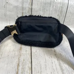 Lululemon Everywhere Belt Bag Black Fleece Sherpa with Gold Hardware 1L thumbnail 7