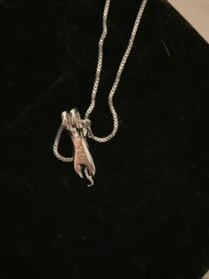 Minimalist Silver Pendant Necklace in Silver thumbnail 6