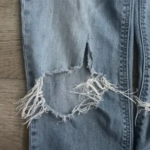 Old Navy Mid Rise Boyfriend Jeans thumbnail 2