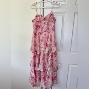 Lulus Immaculate Cutie Light Pink Floral Sleeveless Tiered Midi Dress NWT size M thumbnail 3