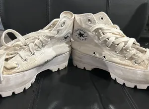 Converse High-Top Sneakers in white sneakers has some stains thumbnail 1