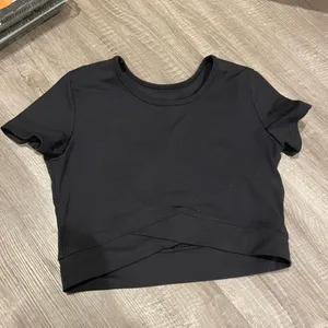 Cropped Athletic Top in Black thumbnail 1