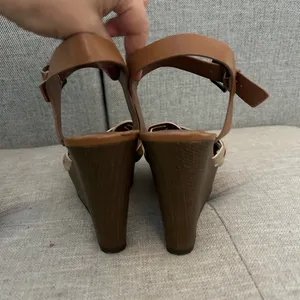 Gold & brown wedge heels! Size 6 thumbnail 4