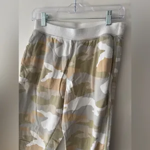 Aerie 3 Piece‎ Bundle- Sunwashed Desert Camo Sweat Set thumbnail 3