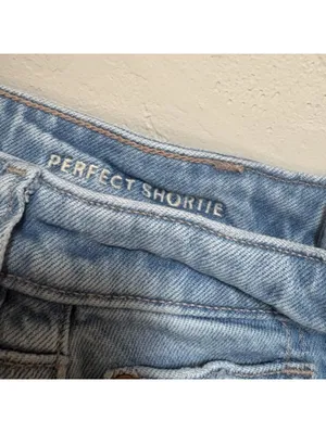 American Eagle Perfect Shortie Denim Shorts Womens 4 Light Wash Distressed AE thumbnail 4