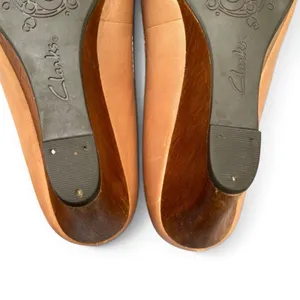 Clarks Indigo Purity Snow Tan Leather Wedge Pumps 9.5 Wooden Heel Casual thumbnail 9