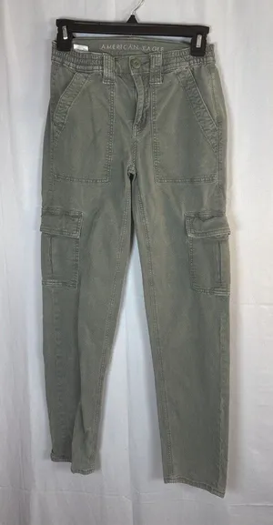 Women’s American Eagle Green Cargo Pants Size 00 Preowned thumbnail 1