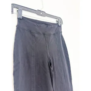 Alo Airbrush High-Waist Flutter Cropped Leggings Size XS Black Split Flare Hem thumbnail 6