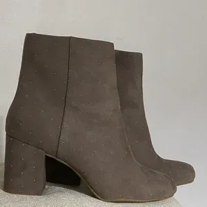 Old Navy Boots Women's Size 10 Grey Suede Leather Pointed Ankle Boots like new one worn thumbnail 8