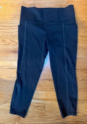 🌸Athleta Black Salutation Stash 7/8 Tight - XL thumbnail 1