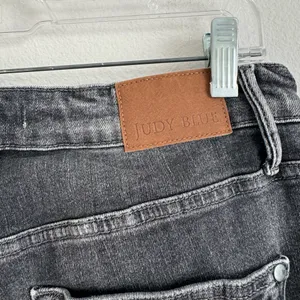 Judy Blue Tummy Control Westminster Gray Wash JB88792 Size 16 W High Rise thumbnail 4