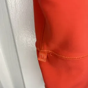 Lululemon Top Women’s Size 8 Pink Punch Power Pivot Tank Activewear Workout thumbnail 4