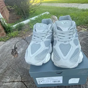 new balance 9060 women sneakers shoes size 4.5 thumbnail 4