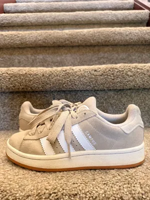 Tan adidas campus  thumbnail 2