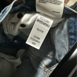 AGOLDE JADEN HI RISE CUT OFF SHORT Size 26 thumbnail 7