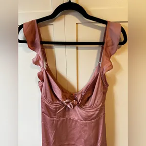 ASTR The Label Marla‎ Flutter Strap Satin Mini Dress NWOT Pink Rose Size L thumbnail 3