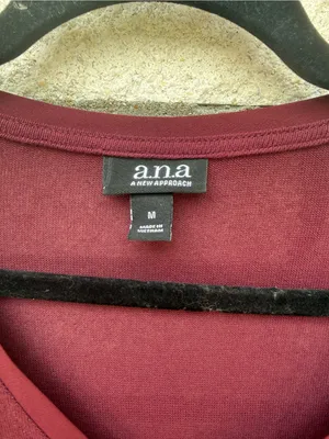 a.n.a Long-Sleeve V-Neck Top in Wine Burgundy thumbnail 4