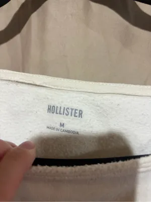 Hollister crewneck thumbnail 2