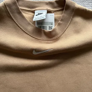 Nike Phoenix Fleece Sweatshirt thumbnail 2