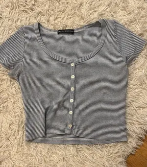 Brandy Melville Crop Top Striped thumbnail 1