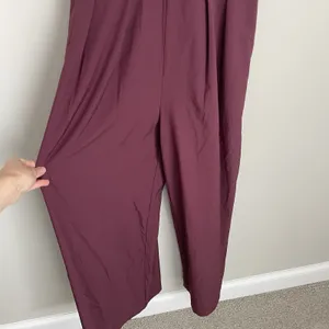 Halara Size M Burgundy Breezeful Side Zip Sleeveless Wide Leg Jumpsuit thumbnail 2