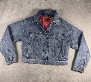 Levi's Women's A6060-0002 Quilted Lined Denim Trucker Jacket Acid Wash Blue S thumbnail 1