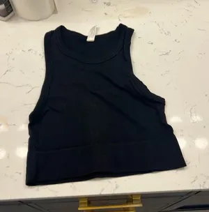 Black cropped tank top thumbnail 1