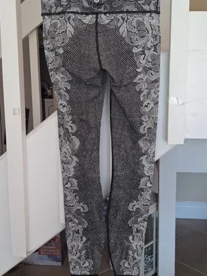 Lululemon Wunder Under Black & White Lace Nulux Leggings size 8 Excellent thumbnail 3