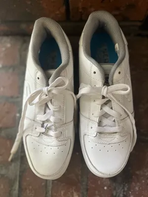 Skechers White Sneakers with Gray Collar size 7 (rm86) thumbnail 1