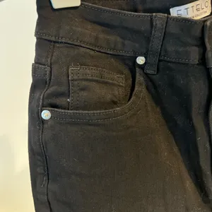NEW Etello Black Straight Leg Women's Jeans size 8 thumbnail 3