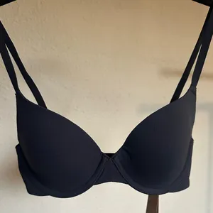 Skims Fits Everybody T-Shirt Demi Bra‎ Onyx Size 36A NWT thumbnail 2