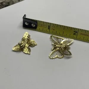 Lot Of 2 Small Costume Brooch Pins Gold Tone Butterflies Insects 1 Signed Monet thumbnail 8