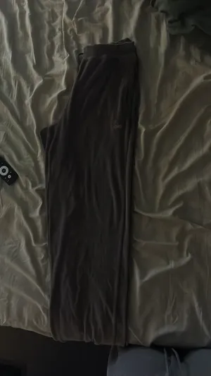 Brown velvet alo joggers thumbnail 4