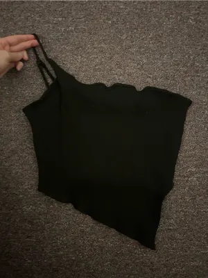 Forever 21 Black One-Shoulder Ribbed Asymmetric Crop Top thumbnail 1