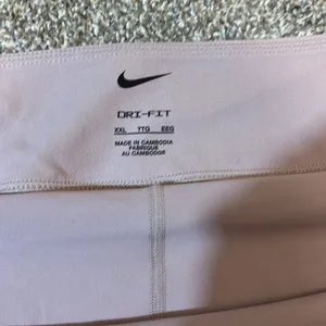 Nike Women's Dri-FIT Mid-Rise Bliss Skort‎ thumbnail 6