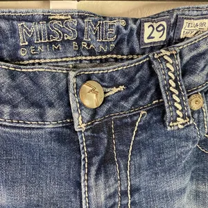 Miss‎ Me Jeans Women’s Size 29 Easy boot cut blue Denim Embellished Pockets thumbnail 4
