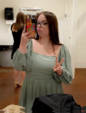 Green Dress thumbnail 4