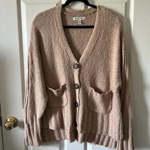Urban Outfitters Women’s Slouchy Tan Button Front‎ Cardigan w/Pockets Size Med thumbnail 9