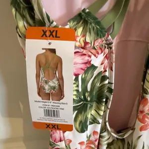 XXL Hurley Bayshore Pink Womens‎ One Piece Bathing Suit Swimwear Floral NWT thumbnail 4