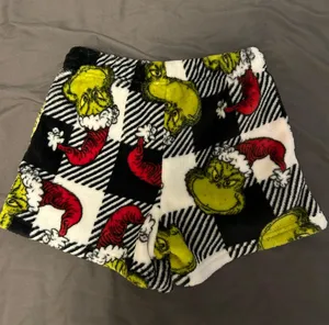 Grinch Pajama Shorts Size XS thumbnail 2