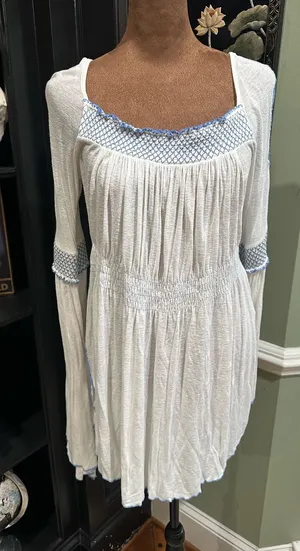 Free People Valley Peasant‑Style Top – Cream with Blue Embroidery – Size Medium thumbnail 1