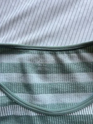 Urban Outfitters Top thumbnail 2