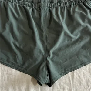 Vuori Clementine Athletic Running Shorts size large 2 inch thumbnail 7
