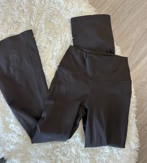 yoga pant flare thumbnail 1