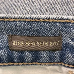 Point Sur J.Crew High-Rise Slim Boy Distressed Jeans Light Wash Size 26 Raw Hem thumbnail 8