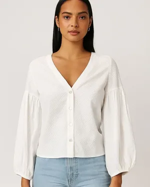 Alexis White Textured Button-Down Blouse – Size‎ M thumbnail 1