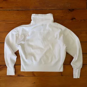 Old Navy Active Crewneck thumbnail 2